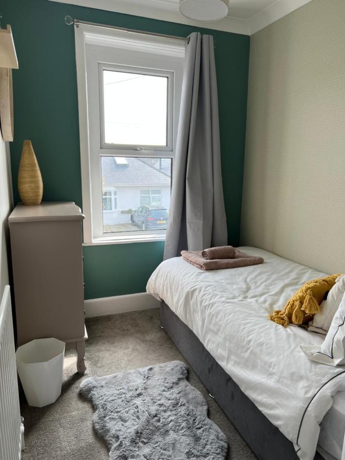 Spacious 4 Bed Rooms, Parking, Garden And Near Parks, Beaches And University Bournemouth Dış mekan fotoğraf